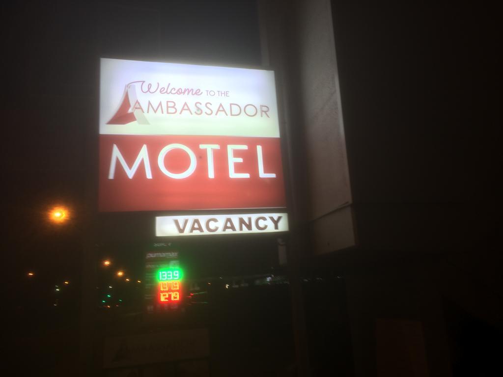 Ambassador Motel Rockhampton Εξωτερικό φωτογραφία